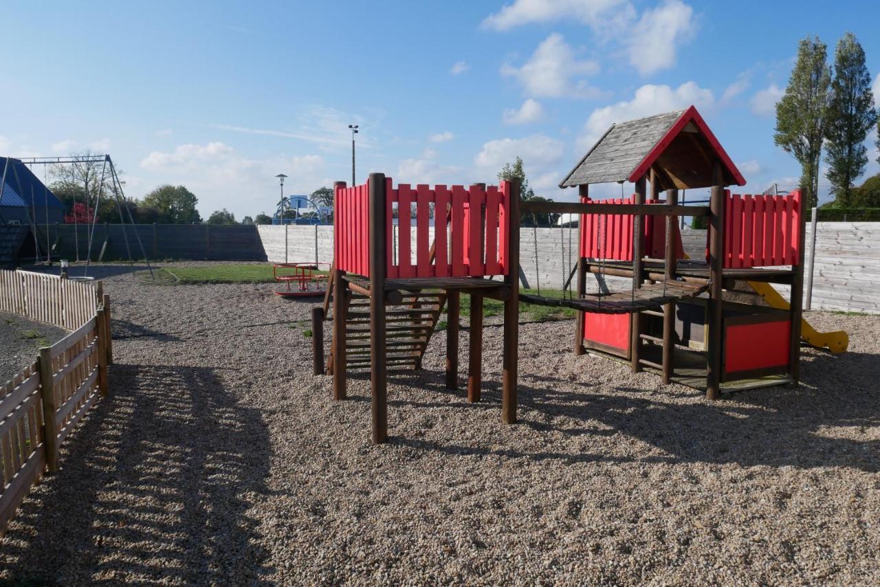 Camping Sainte Mere Eglise المظهر الخارجي الصورة